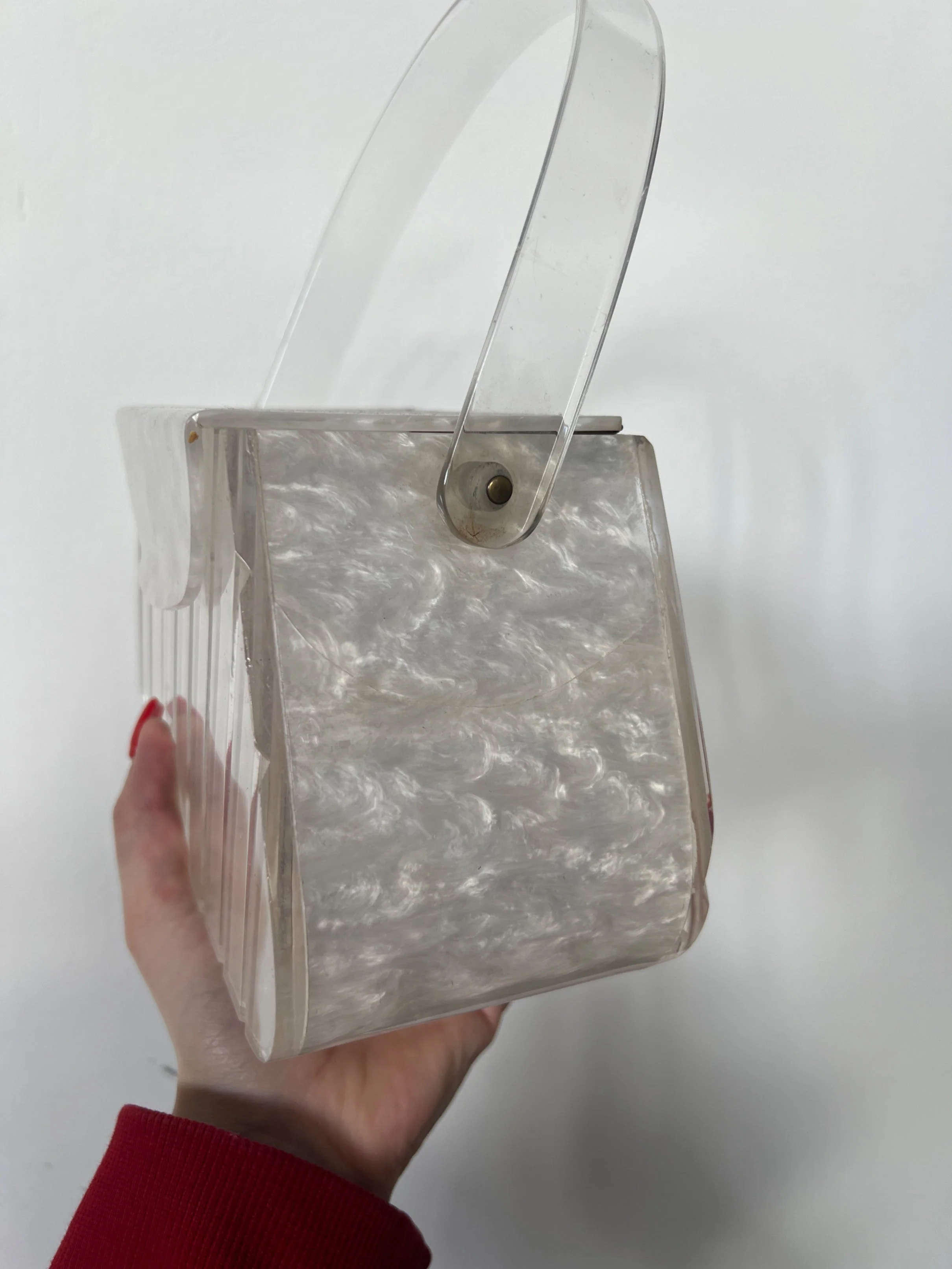 1950s Pearlescent Trapeze Clear Lucite Top Handle Bag - Image 11