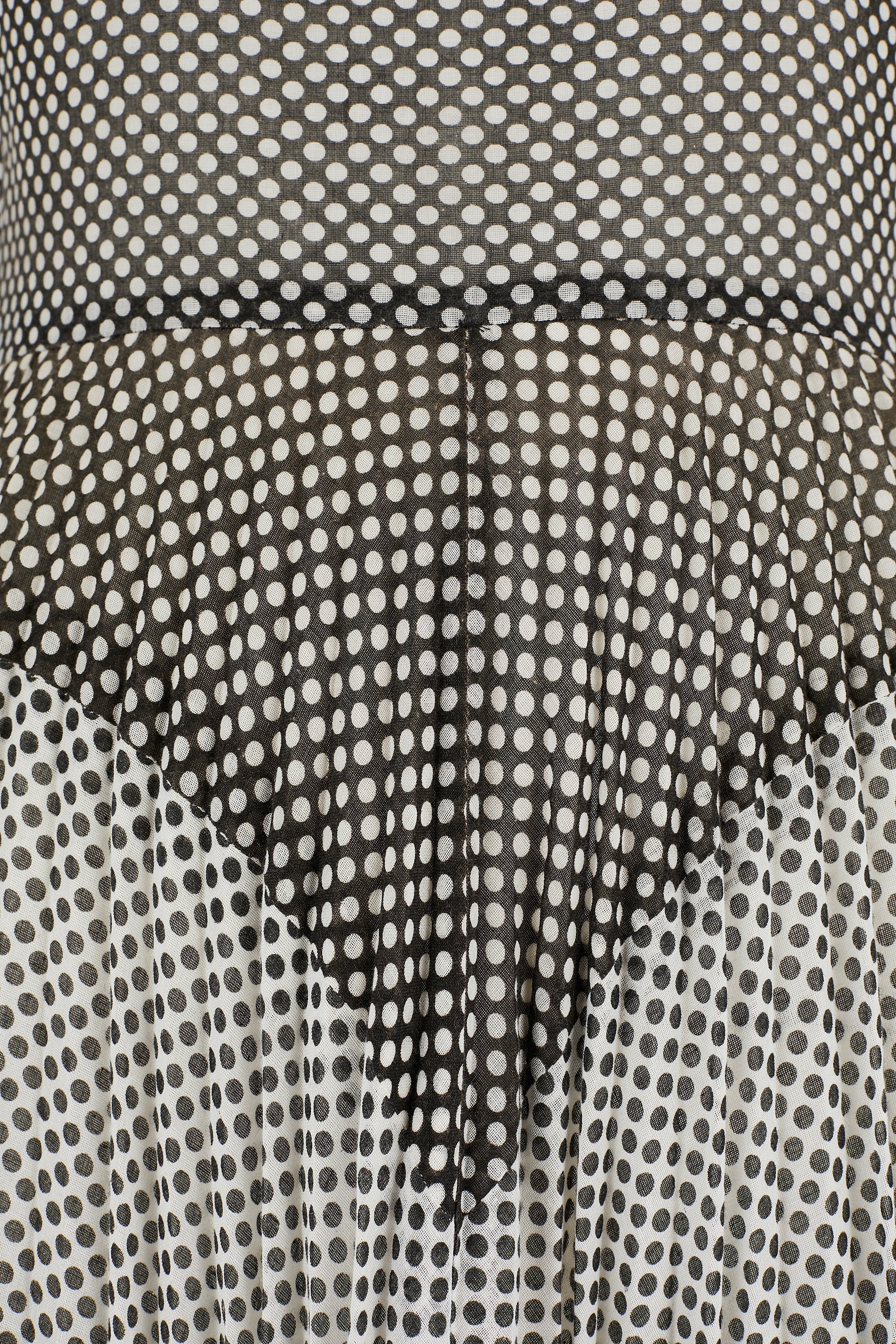 1970s Berkertex Cotton Monochrome Polka Dot Print Dress - Image 9