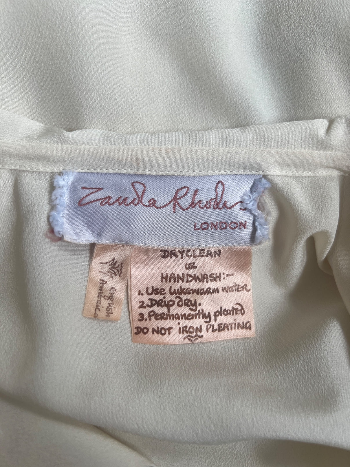 1970s Zandra Rhodes Cream Blouse with Removable Ruffle Collar - Image 14