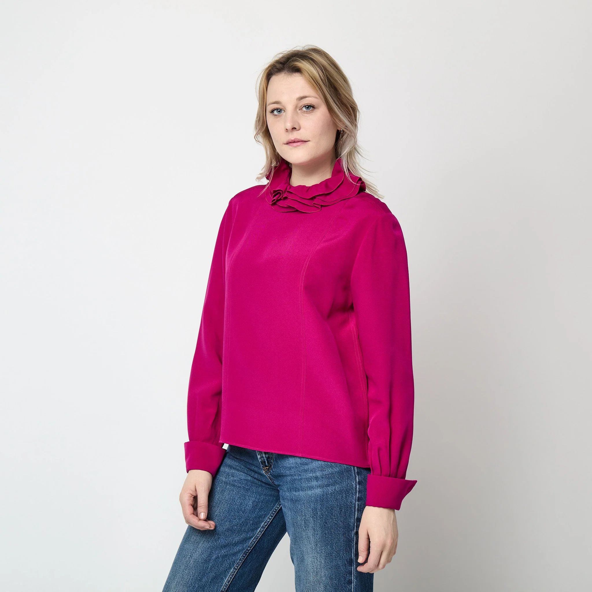 1980s Chanel Fuchsia Heavy Silk Blouse with Ruffle Collar - Image 23