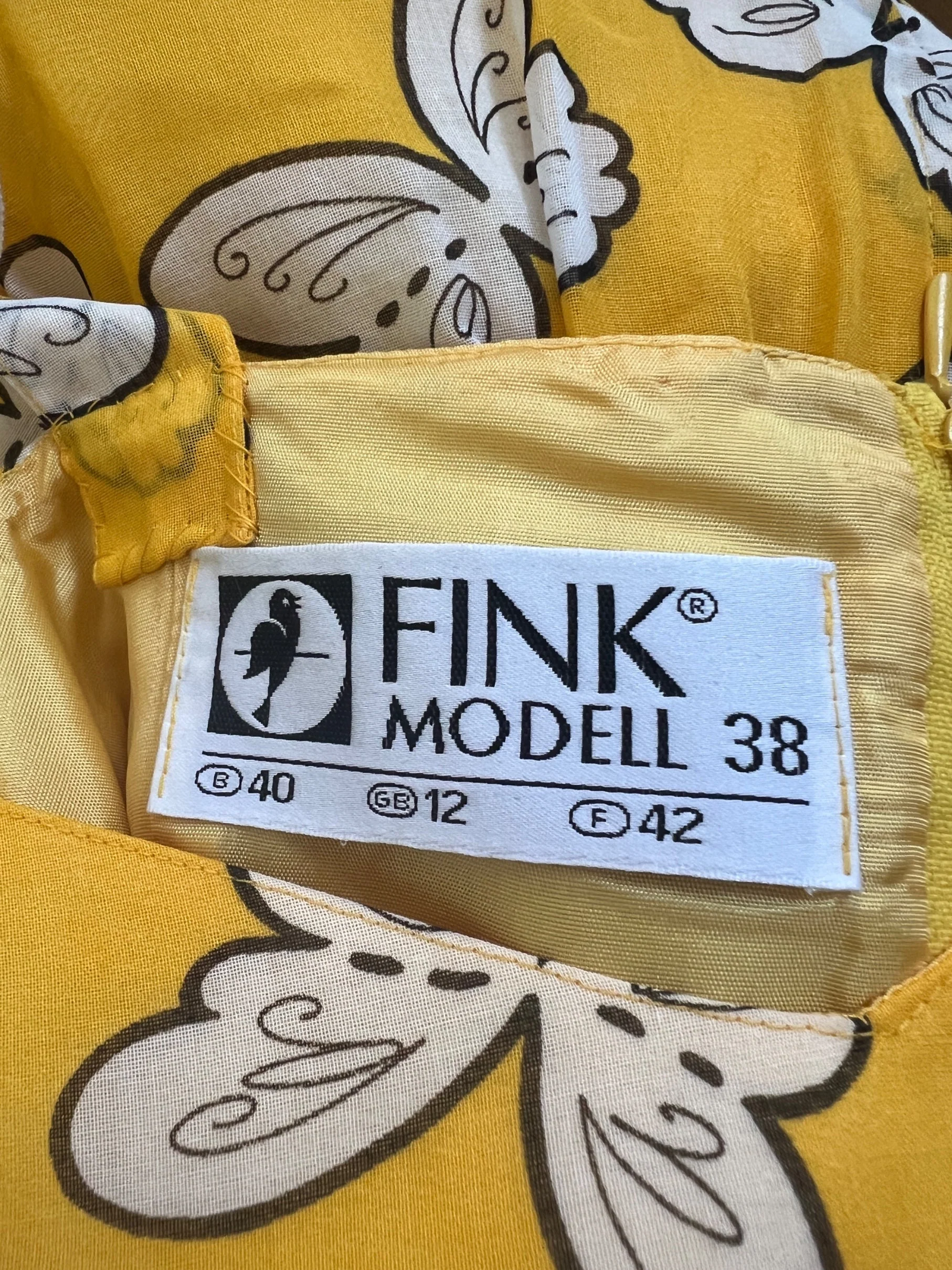 1980s Fink Modell Deadstock Yellow Cotton Butterfly Print Dress - Image 10
