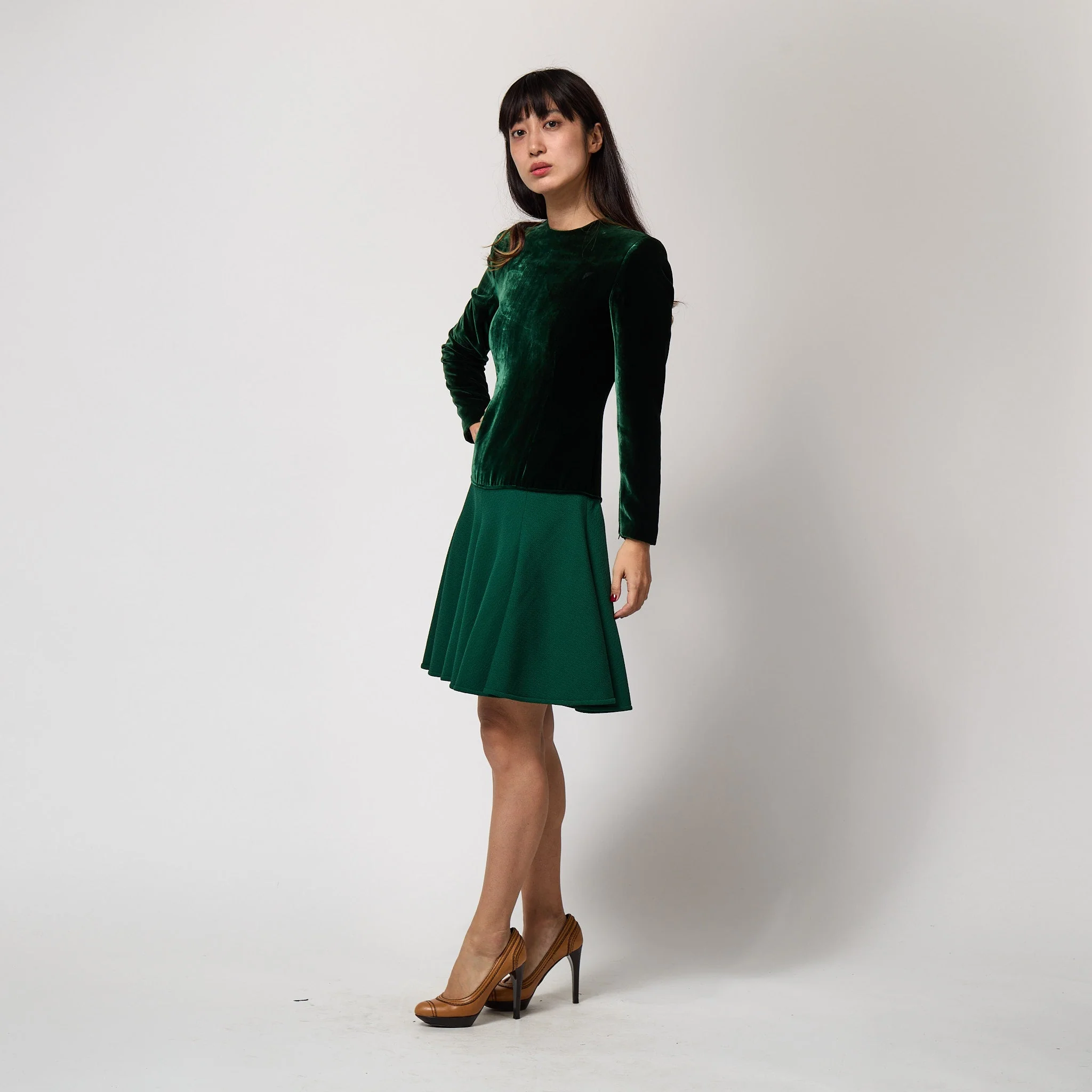1983 Valentino Haute Couture Emerald Green Velvet and Wool Dress - Image 32